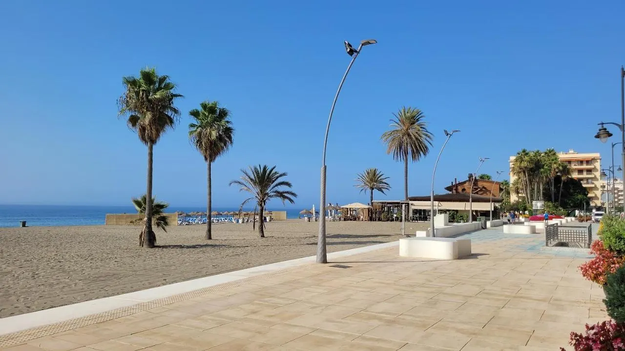 Ferienwohnung Free Parking, 40 Meters From The Beach, Wi-Fi, Ac Estepona Apartment