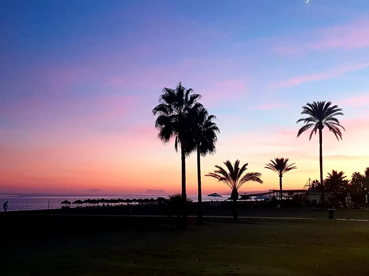 Apartment Free Parking, 40 Meters From The Beach, Wi-Fi, Ac Estepona Spain