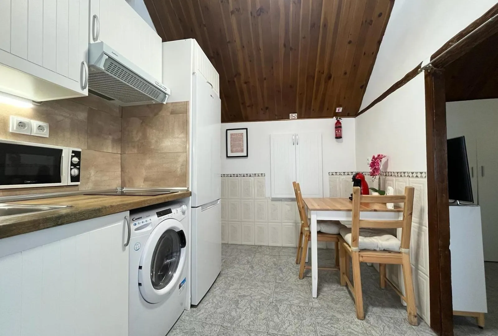 Apartment Free Parking, 40 Meters From The Beach, Wi-Fi, Ac Estepona